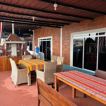 Hostal Cattleya Puerto Baquerizo Moreno Dış mekan fotoğraf