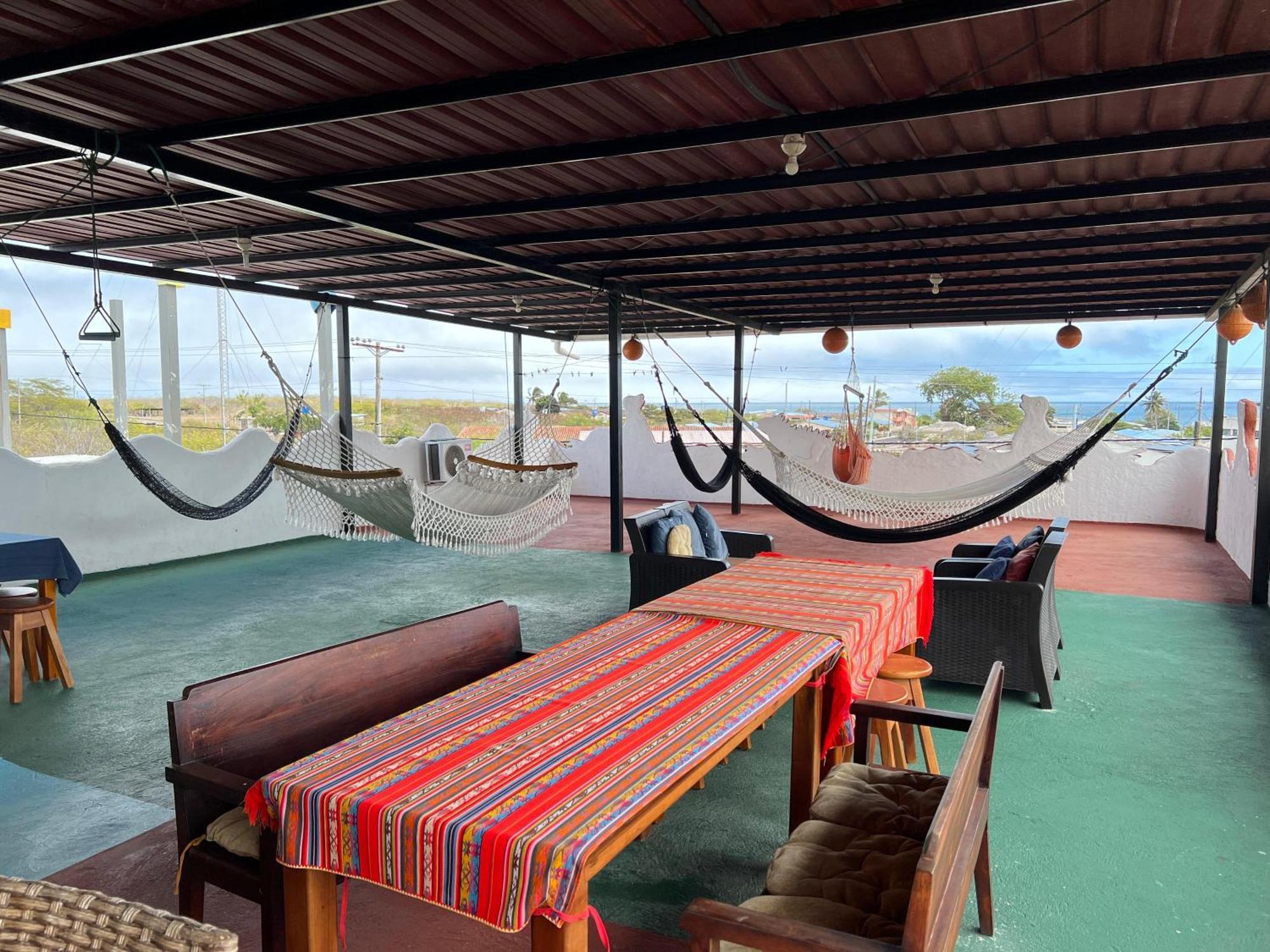 Hostal Cattleya Puerto Baquerizo Moreno Dış mekan fotoğraf