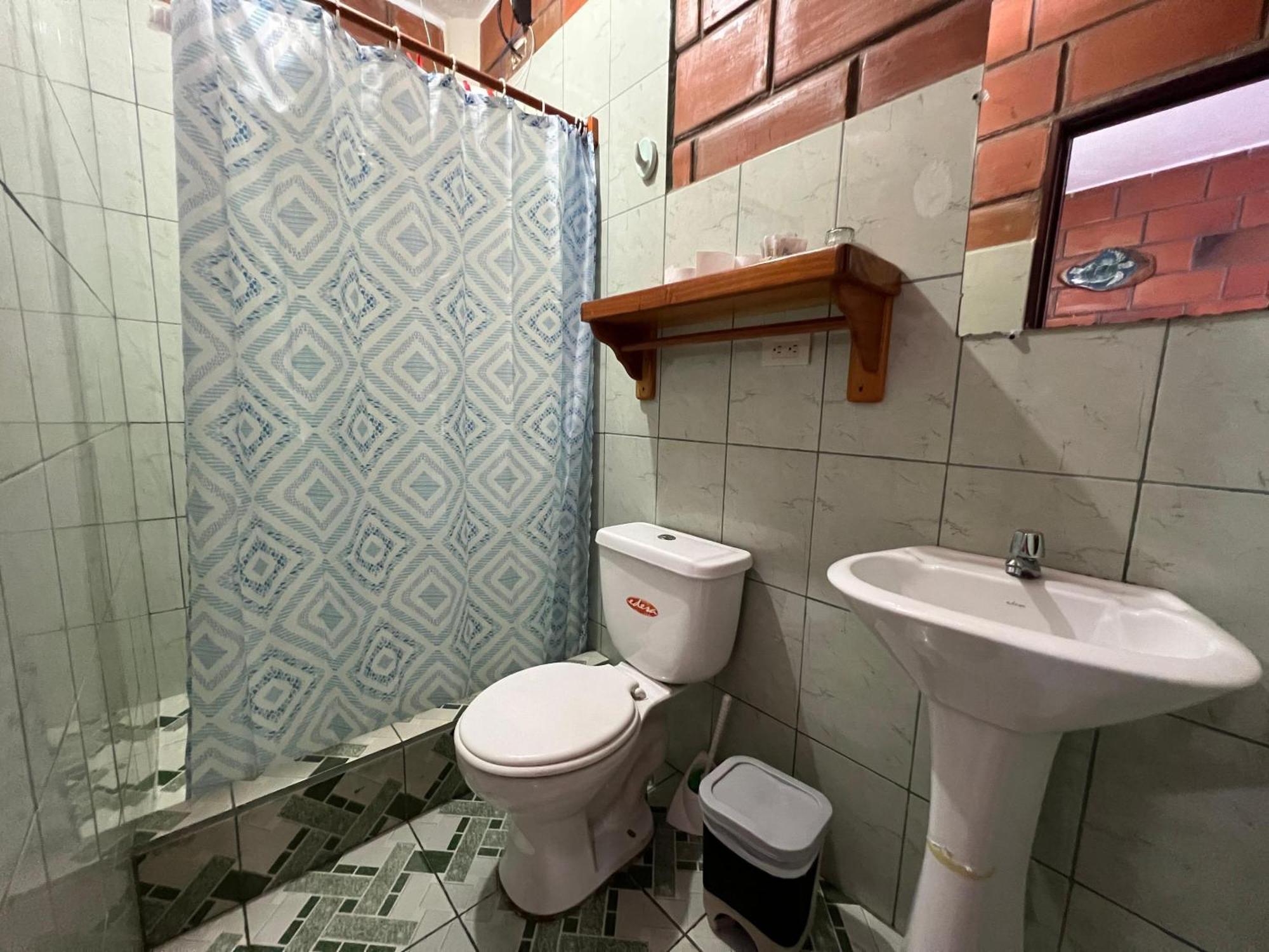 Hostal Cattleya Puerto Baquerizo Moreno Oda fotoğraf