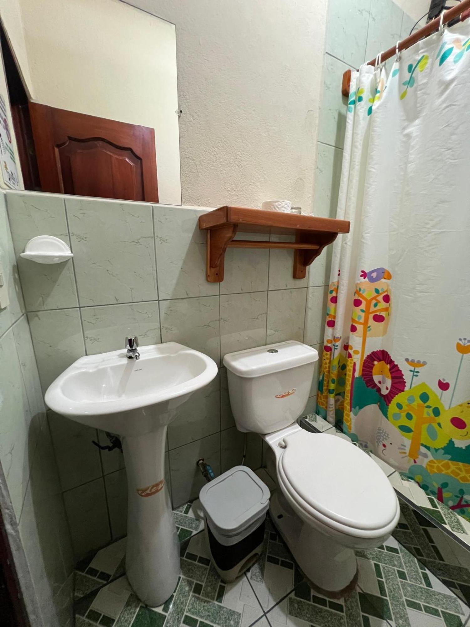 Hostal Cattleya Puerto Baquerizo Moreno Oda fotoğraf