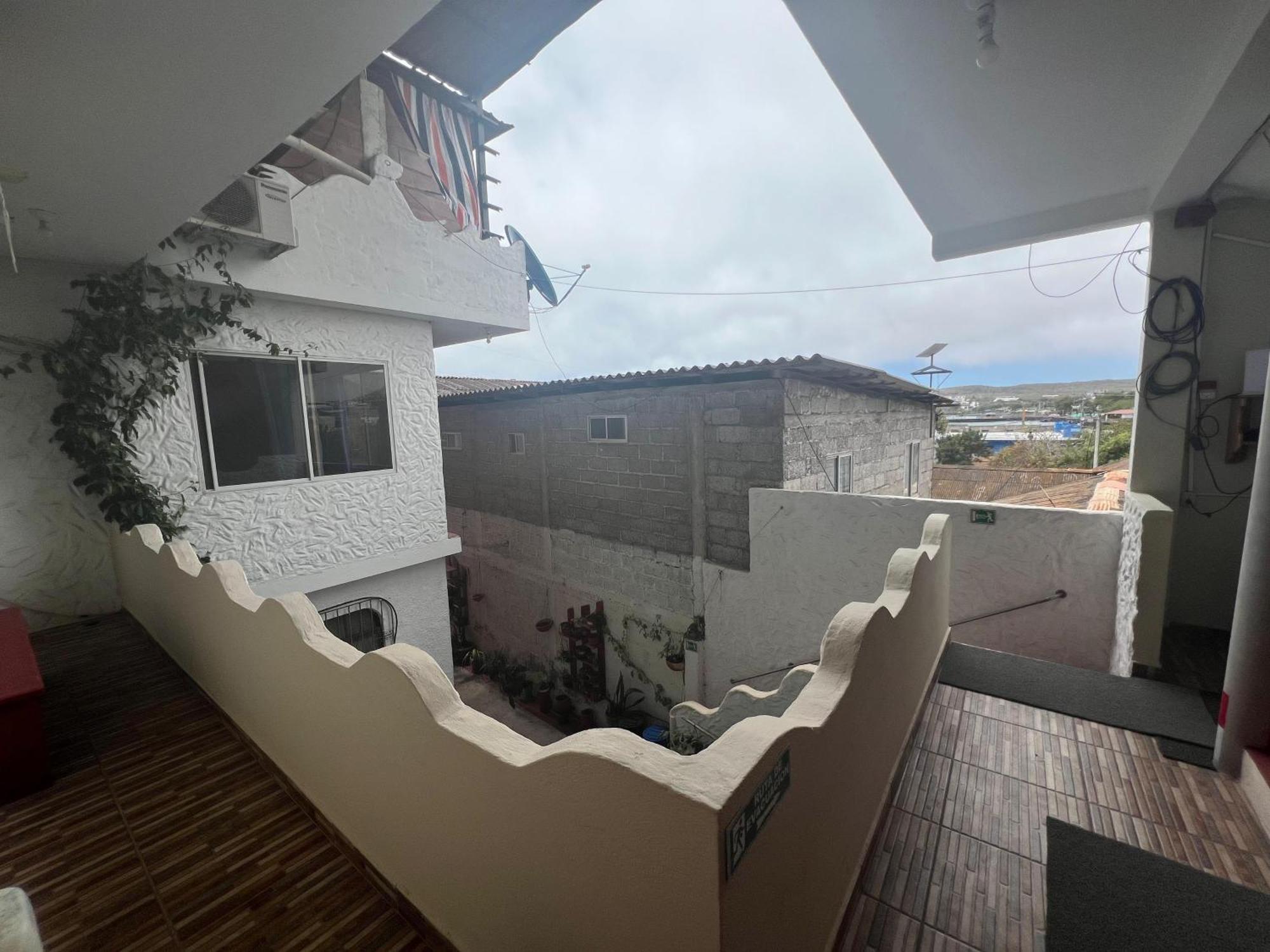 Hostal Cattleya Puerto Baquerizo Moreno Dış mekan fotoğraf