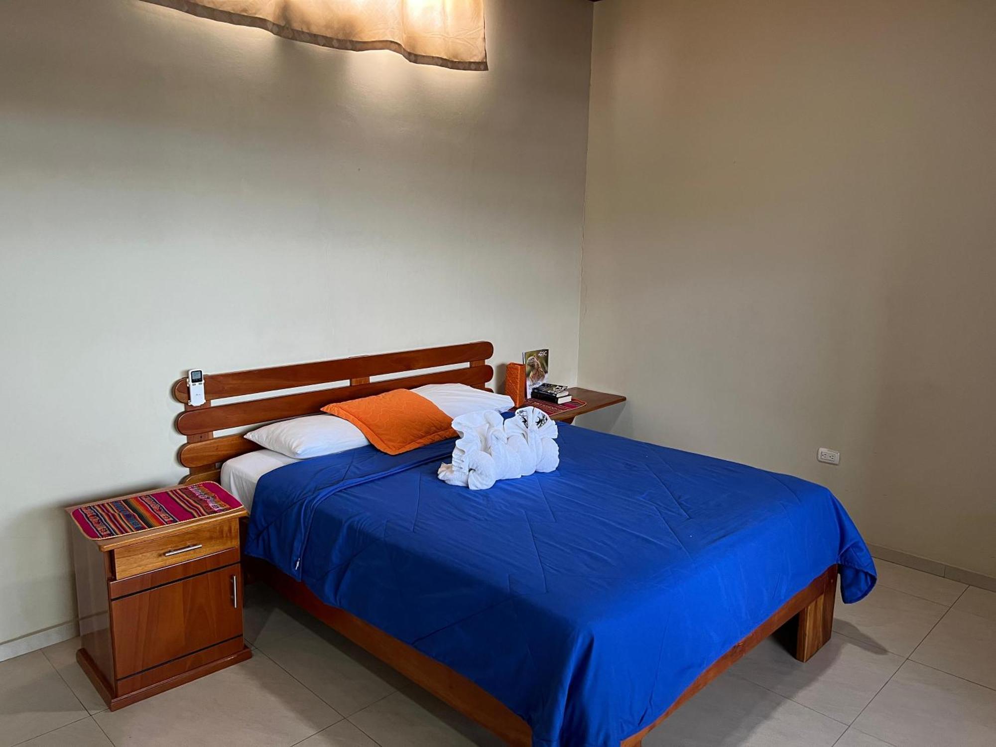 Hostal Cattleya Puerto Baquerizo Moreno Dış mekan fotoğraf