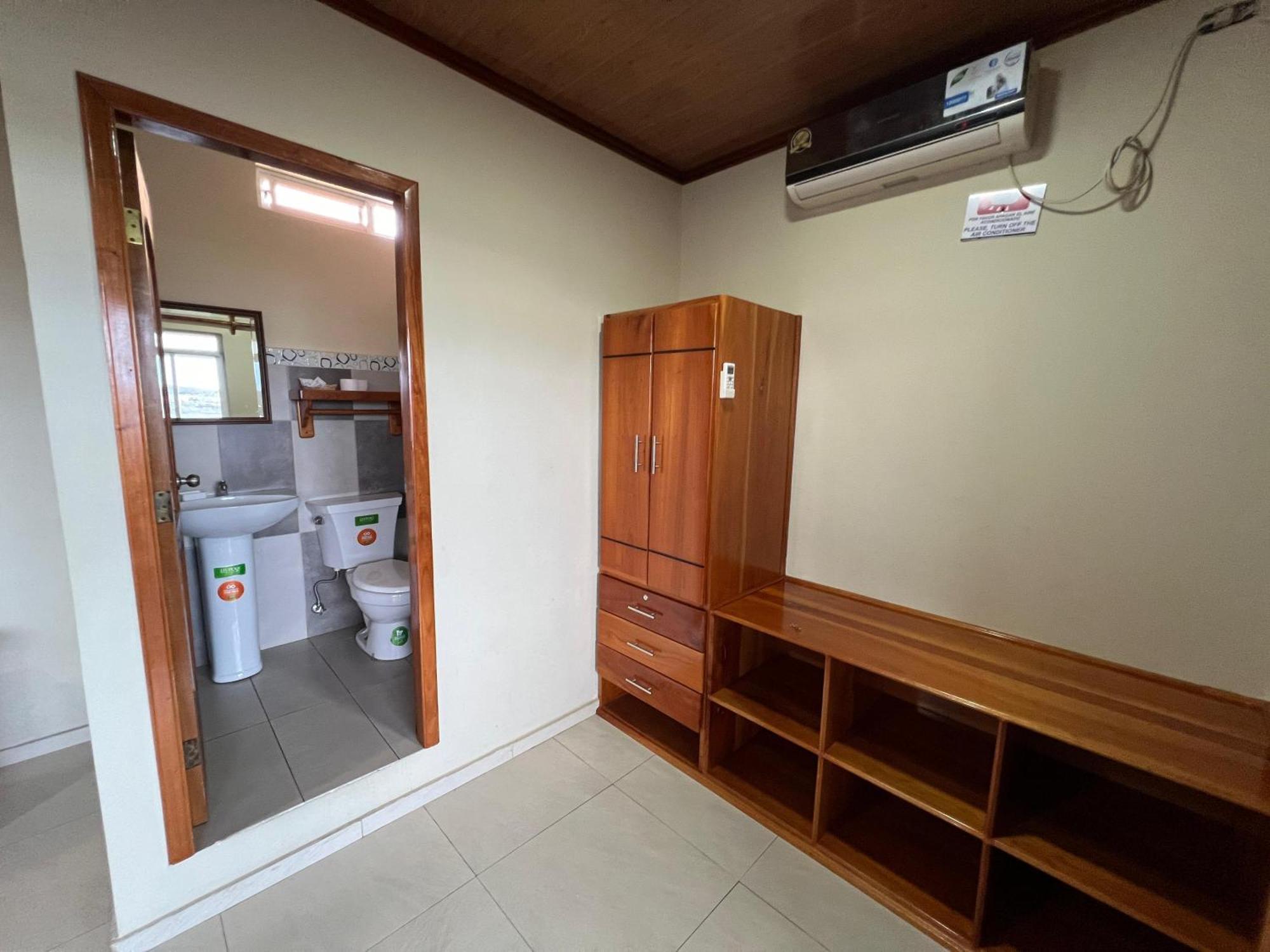 Hostal Cattleya Puerto Baquerizo Moreno Dış mekan fotoğraf
