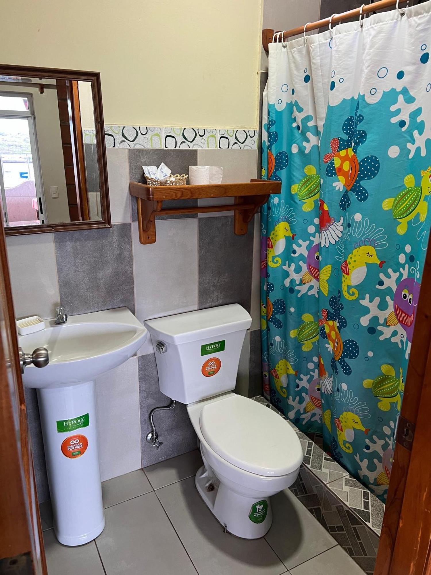 Hostal Cattleya Puerto Baquerizo Moreno Dış mekan fotoğraf